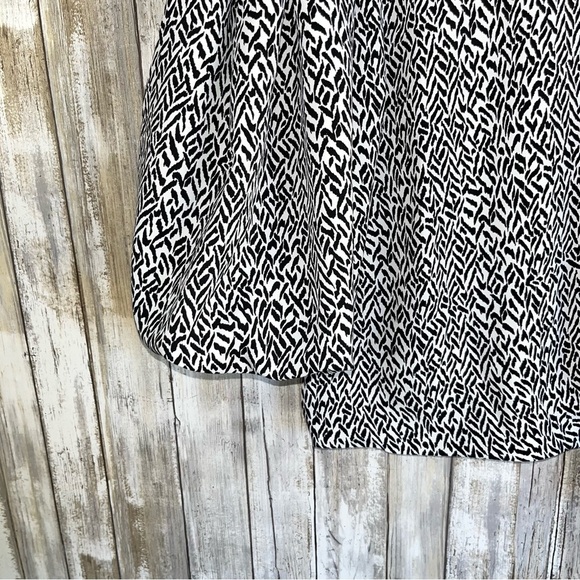 Vince Camuto 3/4 Sleeve Bubble Tie Front  Printed Blouse - Picture 3 of 7